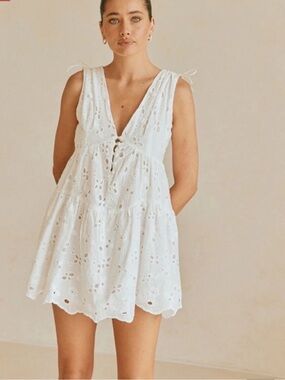 Sabo Skirt NEW Kai White Eyelet Babydoll Sleeveless Mini Dress Womens USA 10